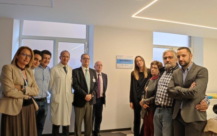 Intervinientes en el acto y familiares del Dr. Jorge Gómez Zamora